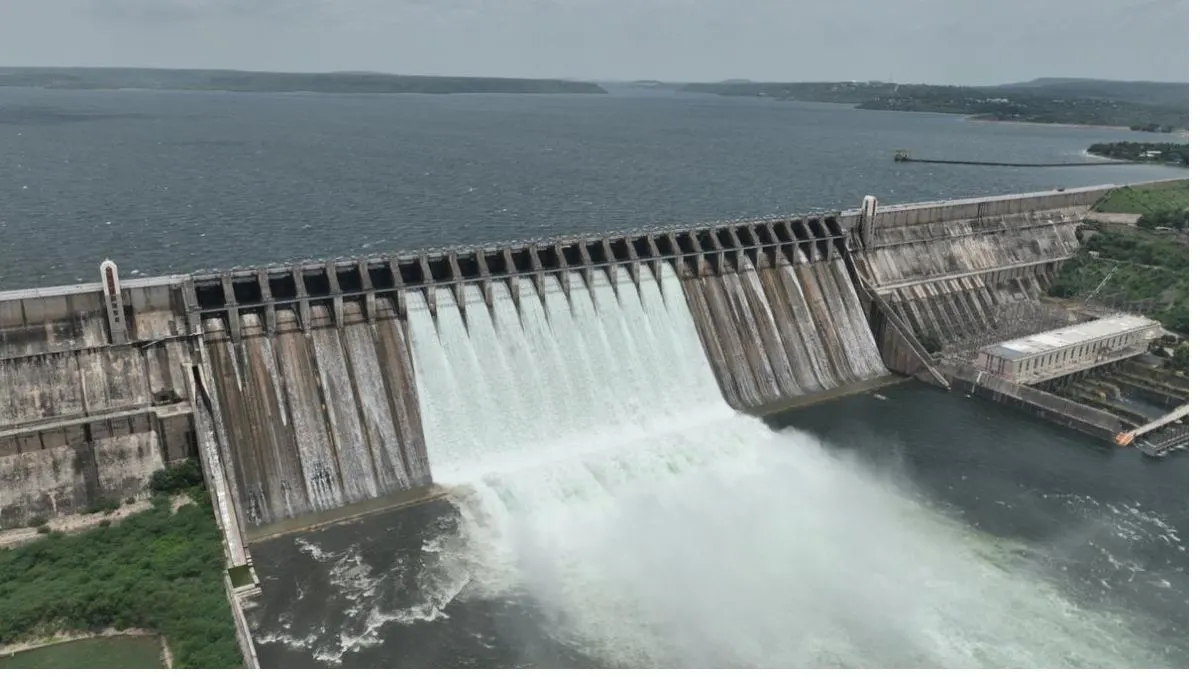 Andhra Pradesh floods: आंध्र प्रदेशात पूर परिस्थिती पुलीचिंतला प्रकल्प आणि प्रकाशम बंधाऱ्यावर उच्च पाण्याचा प्रवाह, गोदावरी नदीला पूर
