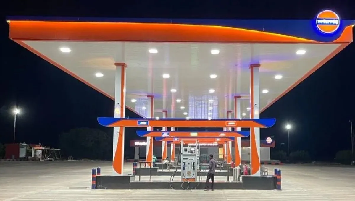 ट्रम्प यांच्या धमक्यांना न जुमानता, भारत रशियन तेल खरेदी सुरूच ठेवणार - सरकारी सूत्र