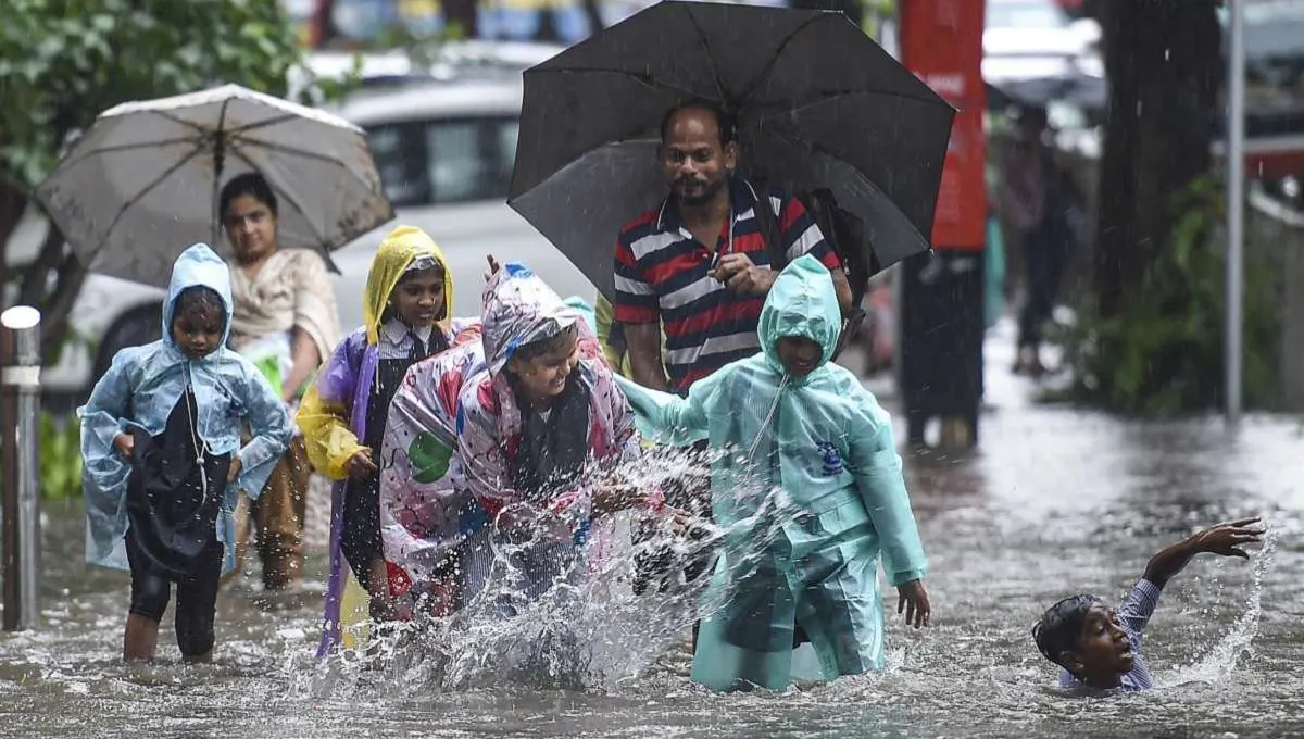 महाराष्ट्रात पावसाचा कहर! पुणे, मुंबई, विदर्भात 21 ऑगस्टपर्यंत रेड अलर्ट!