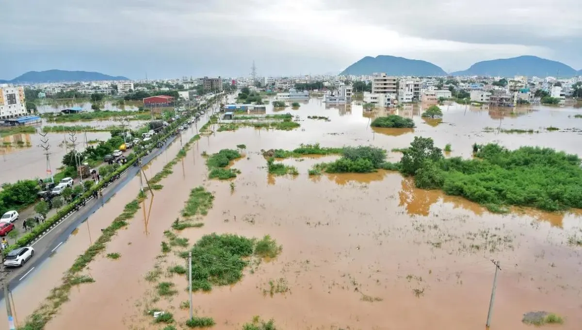 मराठवाड्यात पावसाचा हाहाकार! 293 नागरिक पाण्यात अडकले, काय आहे पूरस्थिती?