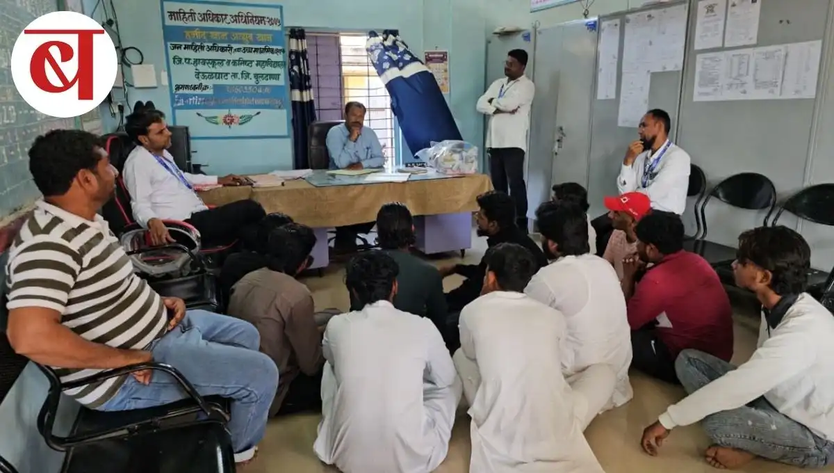 देऊळघाटच्या जिल्हा परिषद हायस्कूल व ज्युनियर कॉलेजमध्ये सुविधांच्या अभावामुळे विद्यार्थ्यांचे हाल; शेर-ए-हिंद युवा ब्रिगेडचा ठिय्या