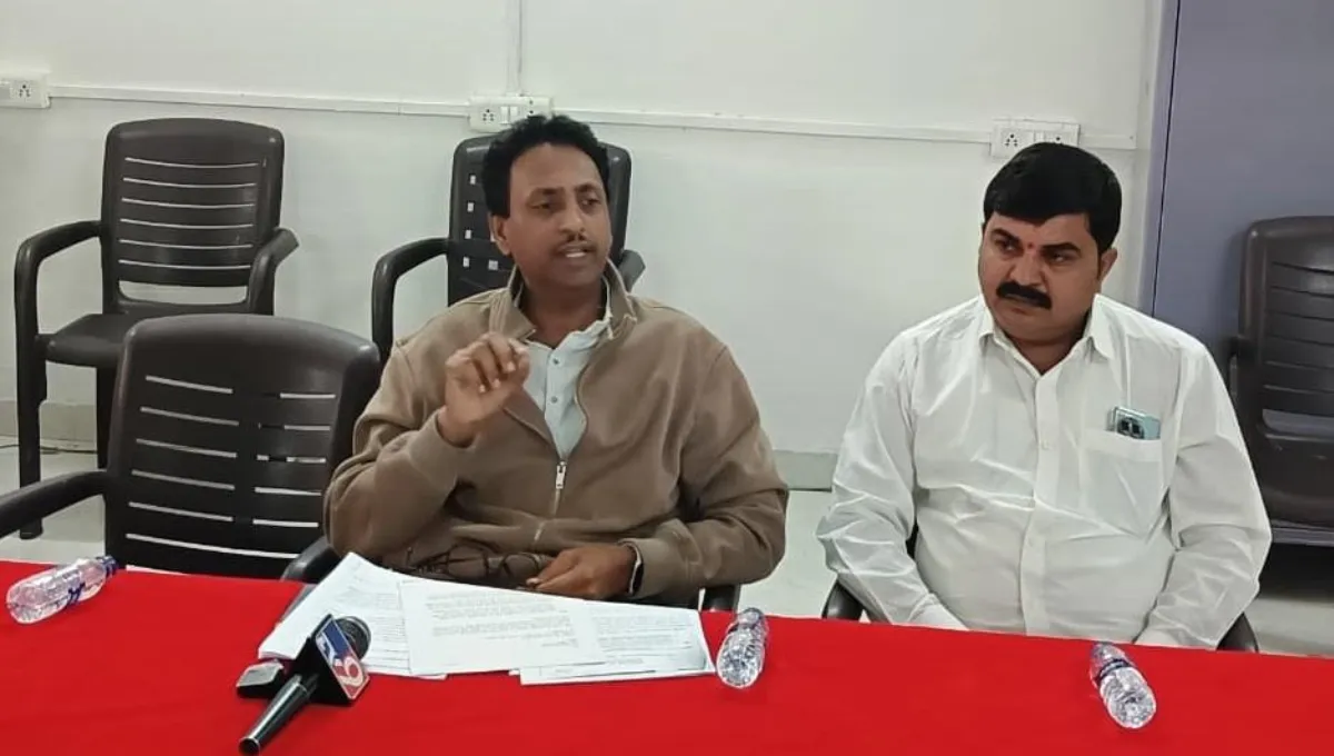 sarangwadi sangrahak talav ghotala